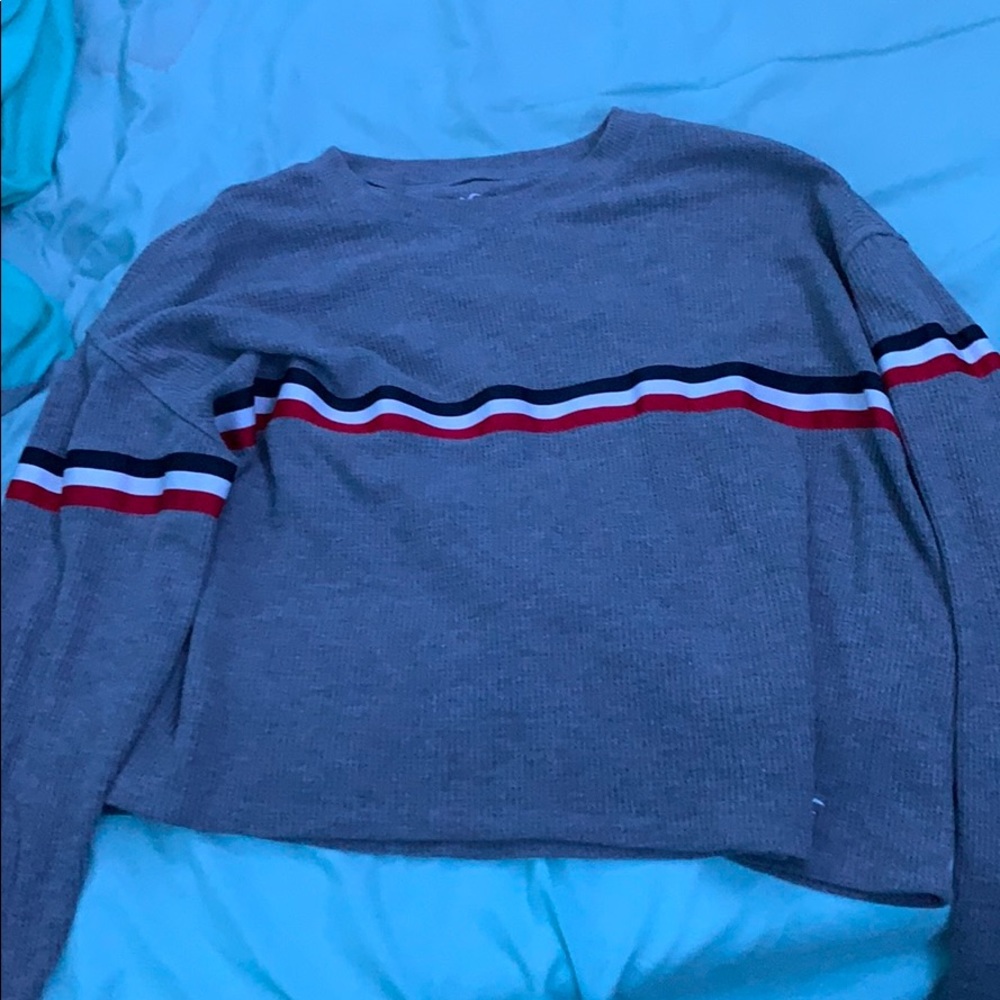 grey hollister long sleeve tee